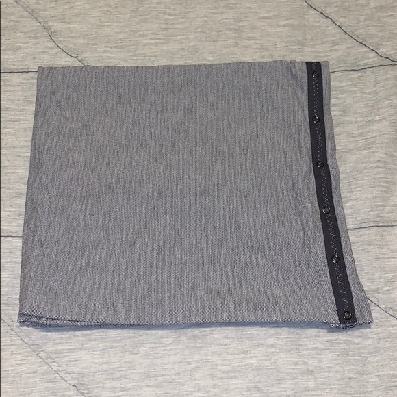 Lululemon Vinyasa Scarf in Silver Spoon Pique - Picture 2 of 4